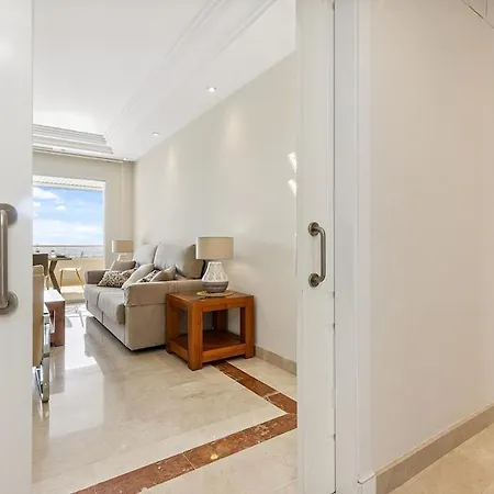 Stunning 2-bedroom With Panoramic Views * Μαρμπέλλα