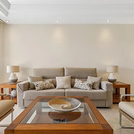 Apartament Stunning 2-bedroom With Panoramic Views Marbella