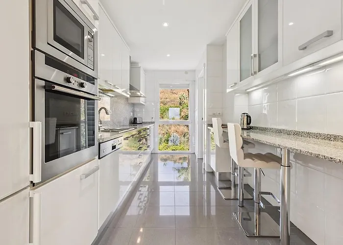 Apartament Stunning 2-bedroom With Panoramic Views Marbella
