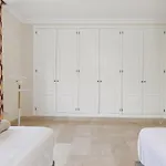 Apartment Stunning 2-bedroom With Panoramic Views *