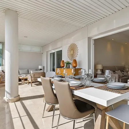 Stunning 2-bedroom With Panoramic Views