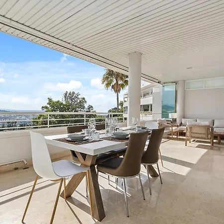 Stunning 2-bedroom With Panoramic Views *