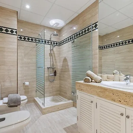 Stunning 2-bedroom With Panoramic Views