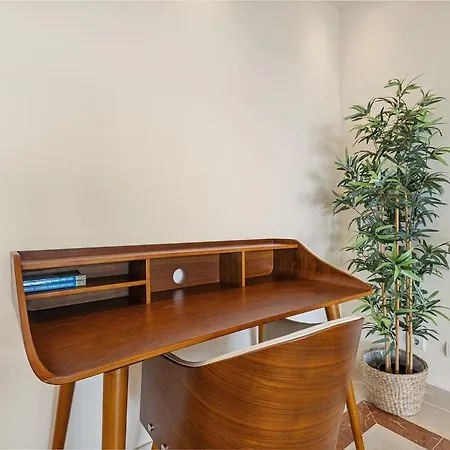 Stunning 2-bedroom With Panoramic Views