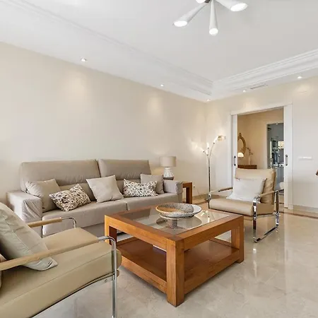 Stunning 2-bedroom With Panoramic Views *