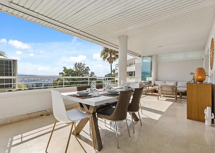 Stunning 2-bedroom With Panoramic Views *