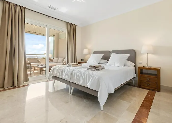 Stunning 2-bedroom With Panoramic Views