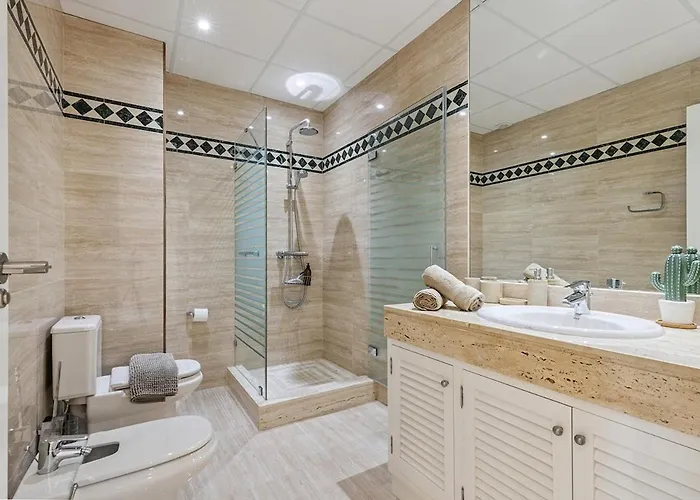 Stunning 2-bedroom With Panoramic Views