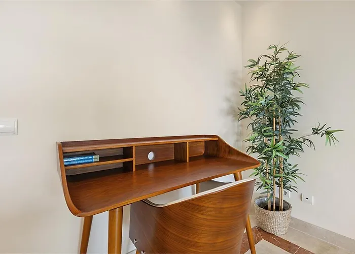 Stunning 2-bedroom With Panoramic Views