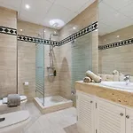 Stunning 2-bedroom With Panoramic Views