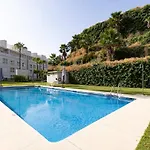 Stunning 2-bedroom With Panoramic Views Марбелья