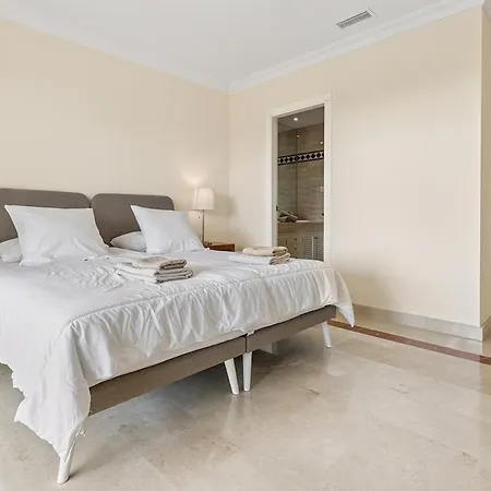 アパート Stunning 2-bedroom With Panoramic Views マルベーリャ