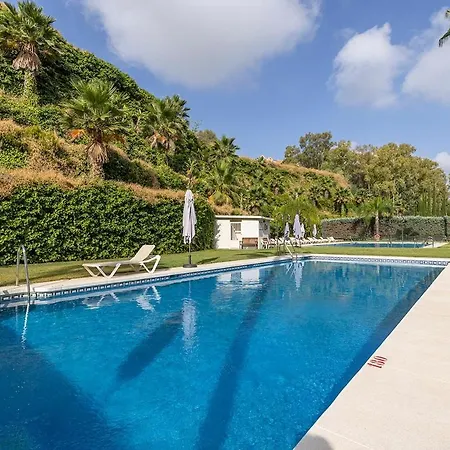 Stunning 2-bedroom With Panoramic Views マルベーリャ